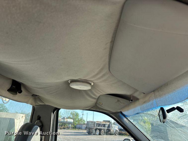 image for item FG0257 1999 Ford F450 Super Duty bucket truck