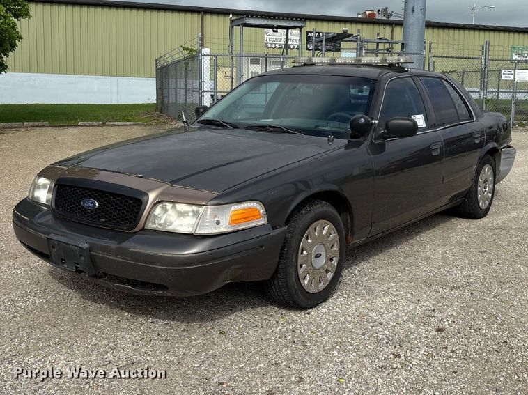 image for item FG0261 2005 Ford Crown Victoria Police Interceptor 