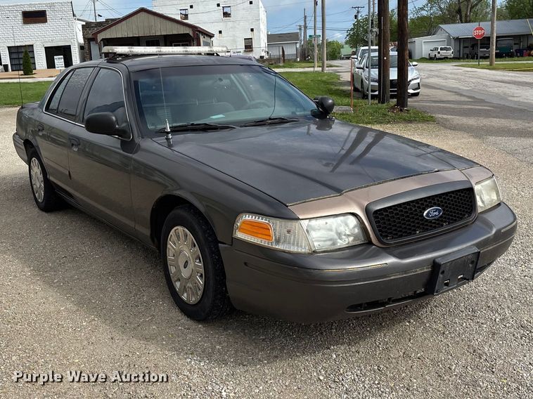 image for item FG0261 2005 Ford Crown Victoria Police Interceptor 