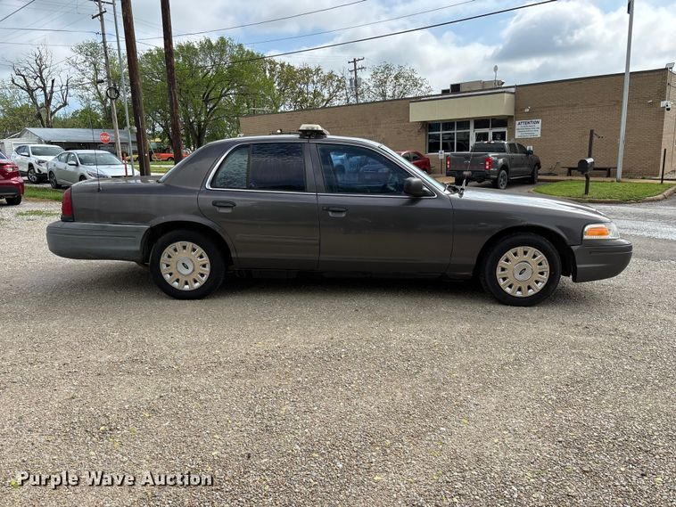 image for item FG0261 2005 Ford Crown Victoria Police Interceptor 