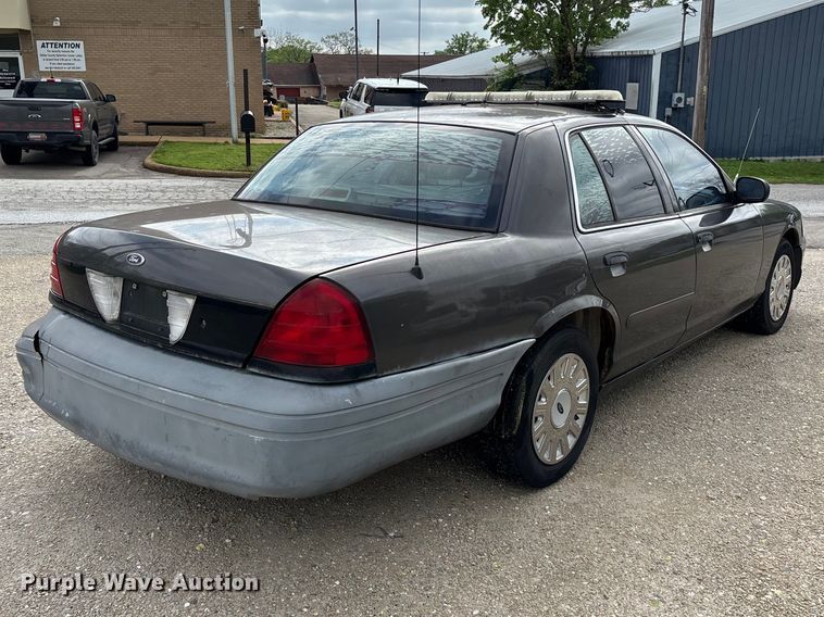 image for item FG0261 2005 Ford Crown Victoria Police Interceptor 