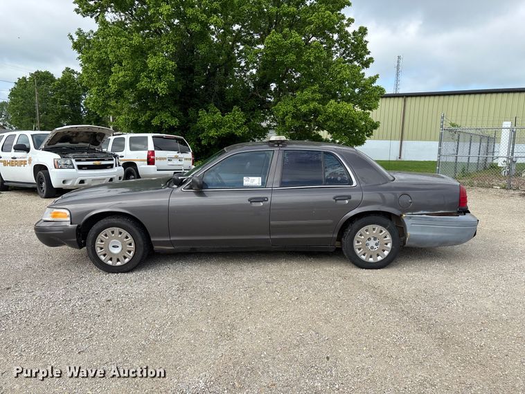 image for item FG0261 2005 Ford Crown Victoria Police Interceptor 