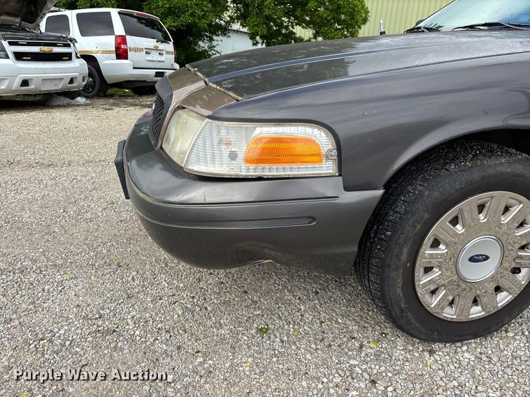 image for item FG0261 2005 Ford Crown Victoria Police Interceptor 