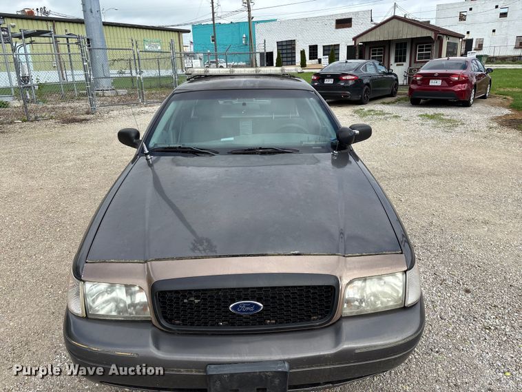 image for item FG0261 2005 Ford Crown Victoria Police Interceptor 