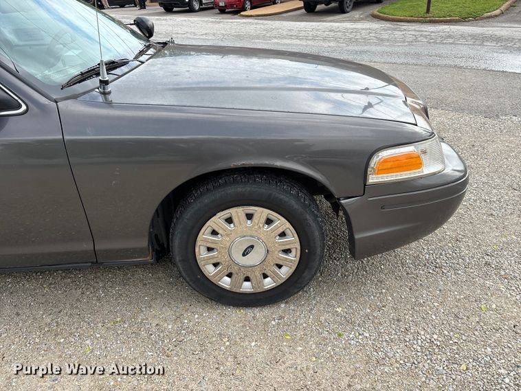 image for item FG0261 2005 Ford Crown Victoria Police Interceptor 