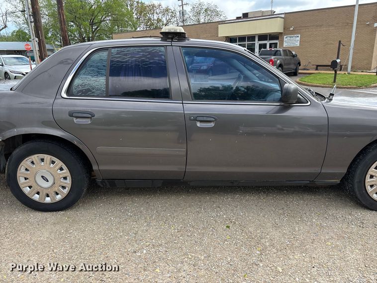 image for item FG0261 2005 Ford Crown Victoria Police Interceptor 