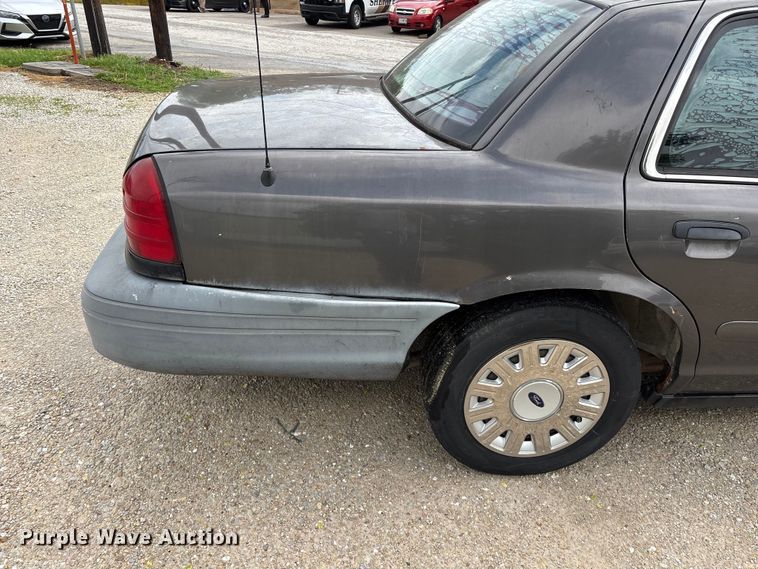 image for item FG0261 2005 Ford Crown Victoria Police Interceptor 