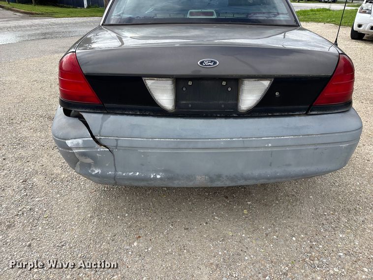 image for item FG0261 2005 Ford Crown Victoria Police Interceptor 