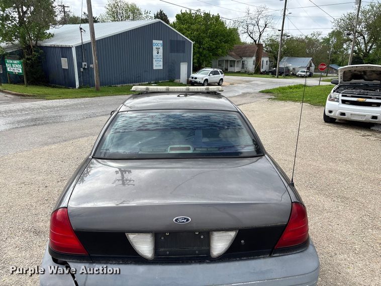 image for item FG0261 2005 Ford Crown Victoria Police Interceptor 