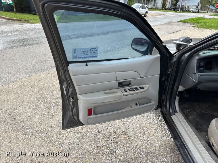 image for item FG0261 2005 Ford Crown Victoria Police Interceptor 