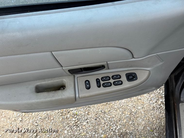 image for item FG0261 2005 Ford Crown Victoria Police Interceptor 