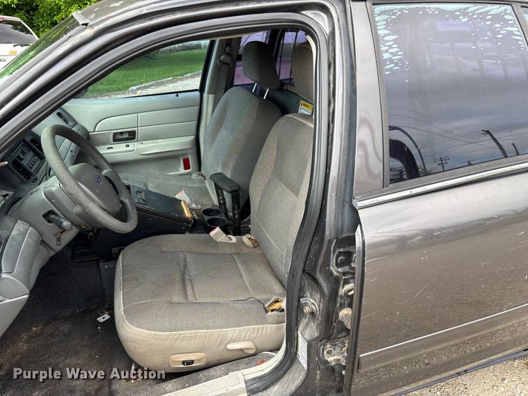 image for item FG0261 2005 Ford Crown Victoria Police Interceptor 