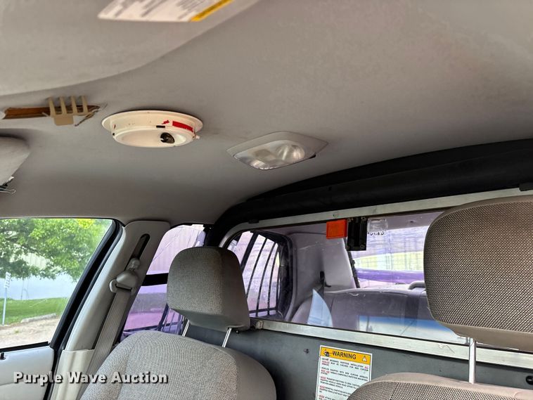 image for item FG0261 2005 Ford Crown Victoria Police Interceptor 