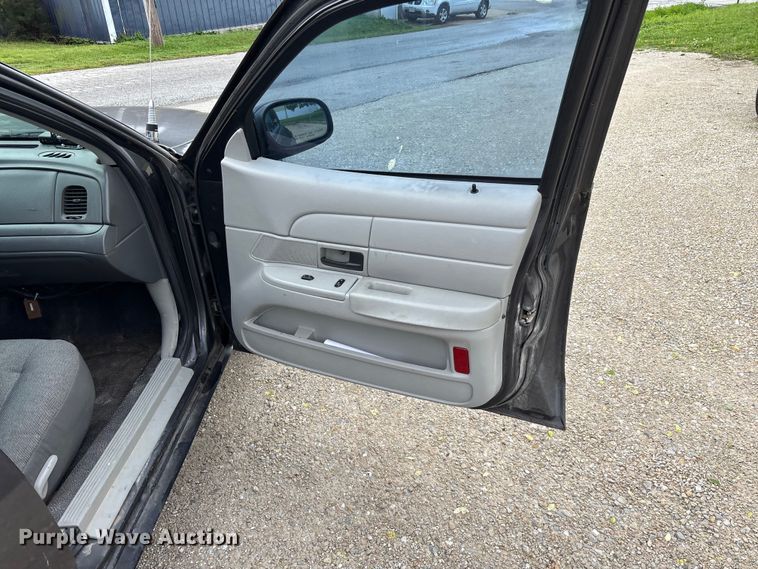 image for item FG0261 2005 Ford Crown Victoria Police Interceptor 