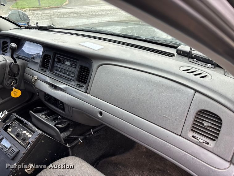image for item FG0261 2005 Ford Crown Victoria Police Interceptor 