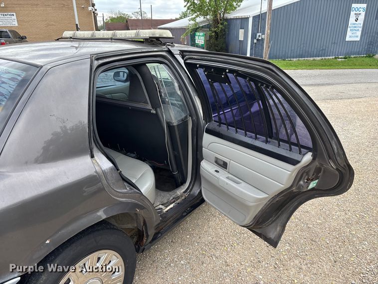 image for item FG0261 2005 Ford Crown Victoria Police Interceptor 