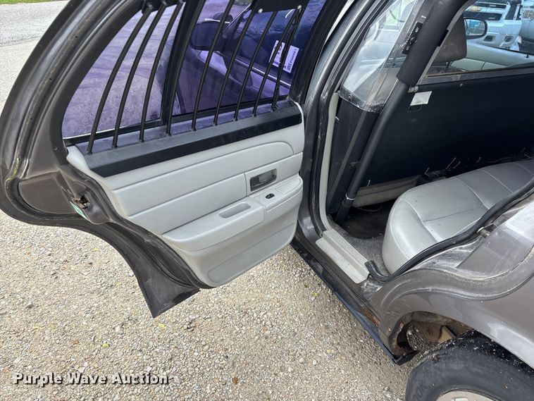 image for item FG0261 2005 Ford Crown Victoria Police Interceptor 