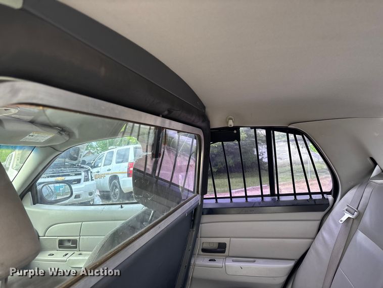 image for item FG0261 2005 Ford Crown Victoria Police Interceptor 