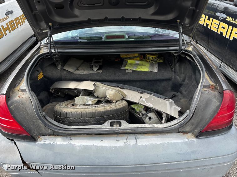 image for item FG0261 2005 Ford Crown Victoria Police Interceptor 