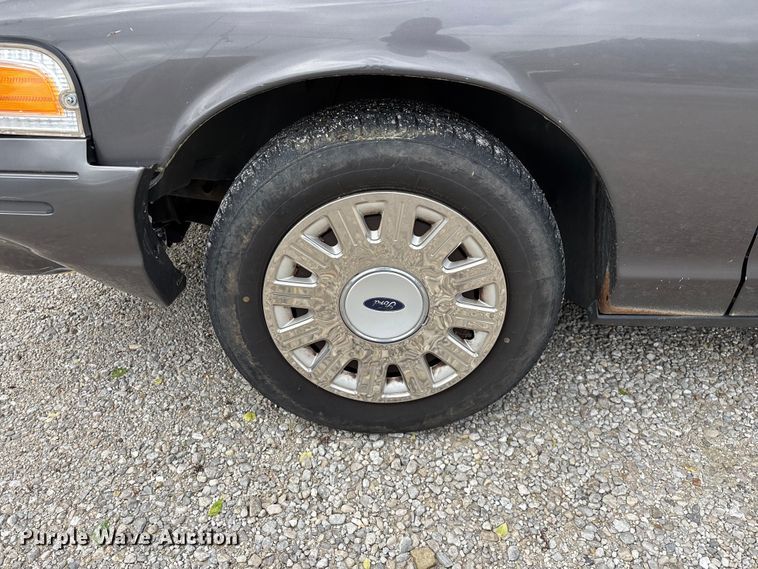 image for item FG0261 2005 Ford Crown Victoria Police Interceptor 