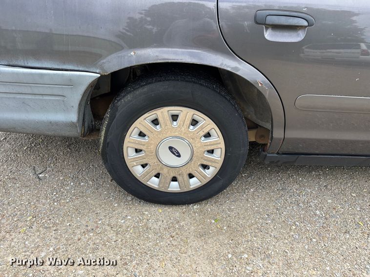 image for item FG0261 2005 Ford Crown Victoria Police Interceptor 