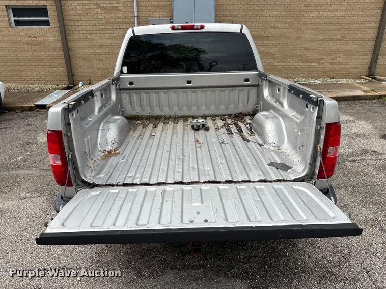 image for item FG0262 2009 Chevrolet Silverado 1500 Crew Cab pickup truck