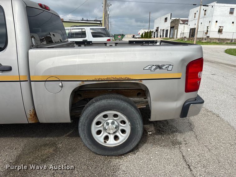 image for item FG0262 2009 Chevrolet Silverado 1500 Crew Cab pickup truck