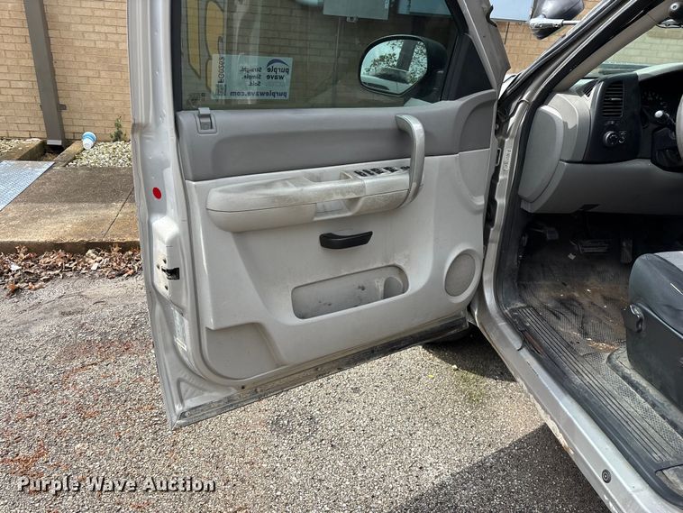 image for item FG0262 2009 Chevrolet Silverado 1500 Crew Cab pickup truck