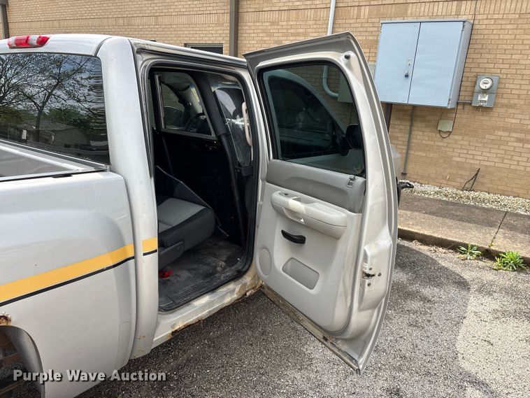 image for item FG0262 2009 Chevrolet Silverado 1500 Crew Cab pickup truck