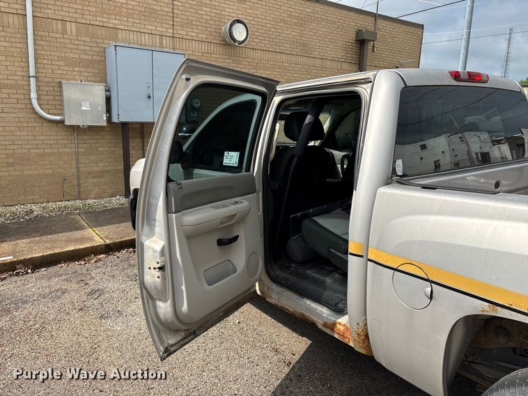 image for item FG0262 2009 Chevrolet Silverado 1500 Crew Cab pickup truck