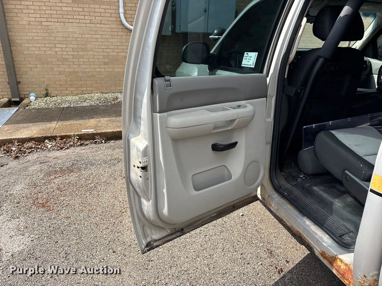 image for item FG0262 2009 Chevrolet Silverado 1500 Crew Cab pickup truck