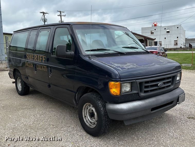 image for item FG0263 2003 Ford E150 van