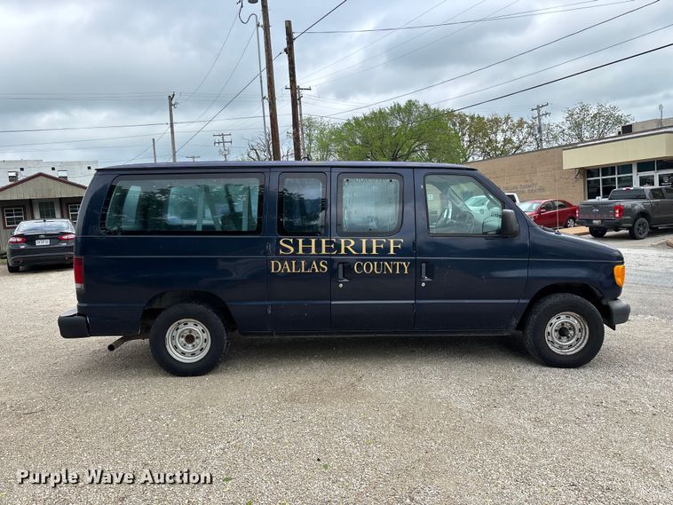 image for item FG0263 2003 Ford E150 van