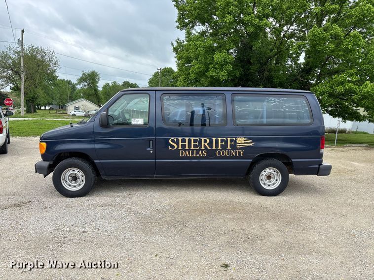 image for item FG0263 2003 Ford E150 van