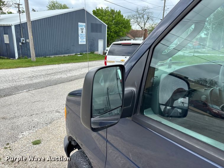 image for item FG0263 2003 Ford E150 van