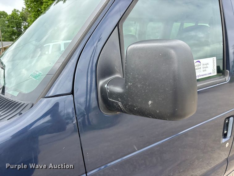 image for item FG0263 2003 Ford E150 van