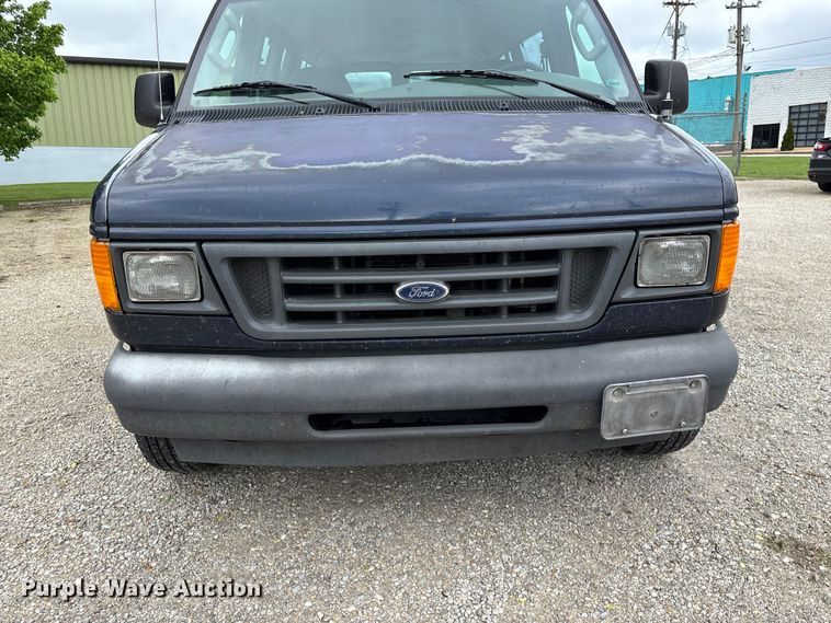image for item FG0263 2003 Ford E150 van