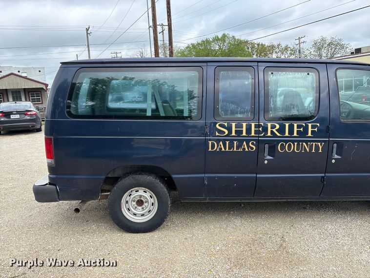 image for item FG0263 2003 Ford E150 van