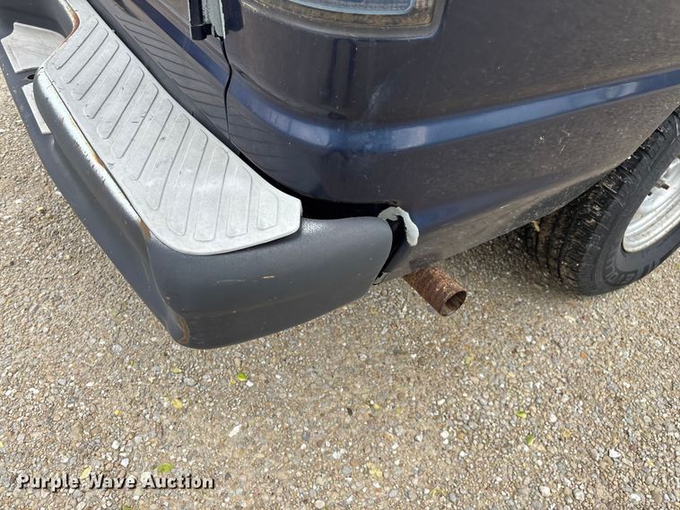 image for item FG0263 2003 Ford E150 van