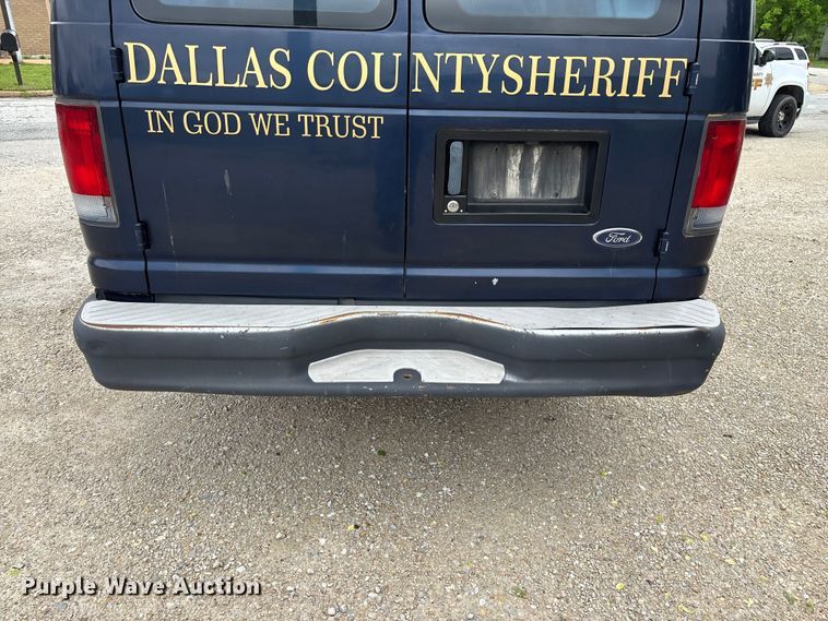 image for item FG0263 2003 Ford E150 van