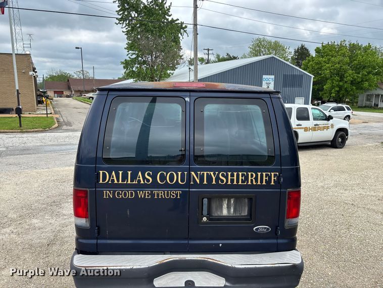 image for item FG0263 2003 Ford E150 van