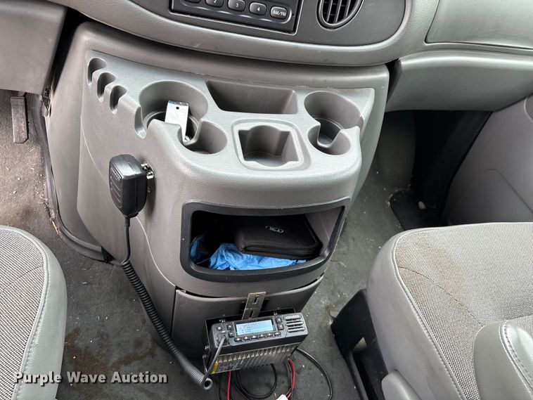 image for item FG0263 2003 Ford E150 van