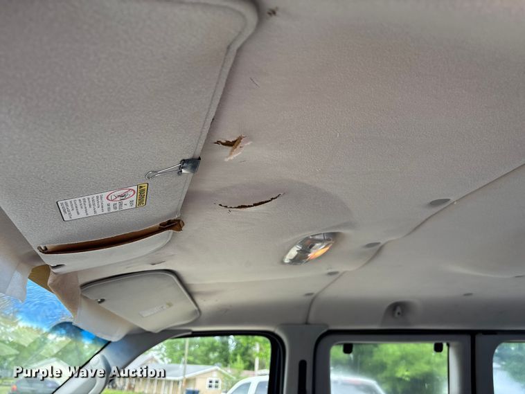 image for item FG0263 2003 Ford E150 van