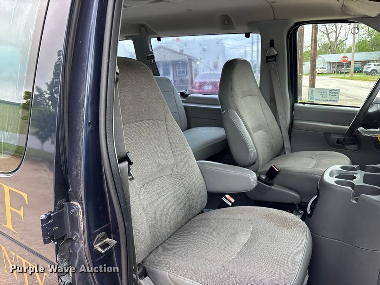 image for item FG0263 2003 Ford E150 van