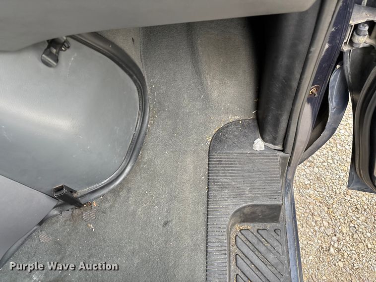 image for item FG0263 2003 Ford E150 van