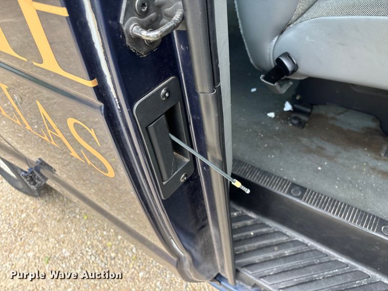 image for item FG0263 2003 Ford E150 van