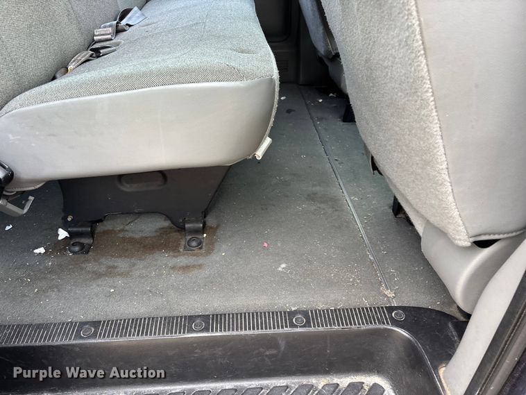 image for item FG0263 2003 Ford E150 van