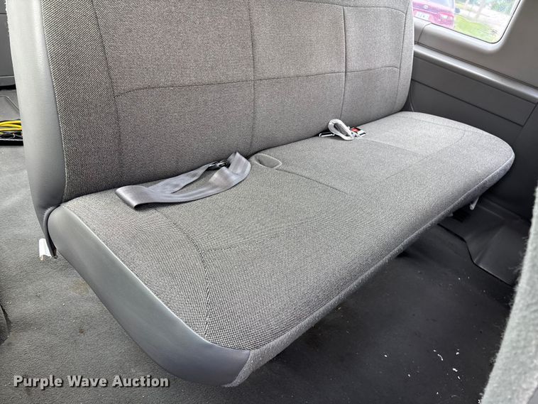 image for item FG0263 2003 Ford E150 van