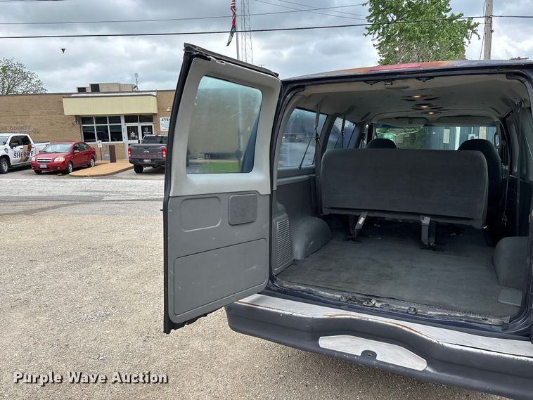 image for item FG0263 2003 Ford E150 van