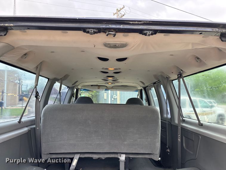 image for item FG0263 2003 Ford E150 van